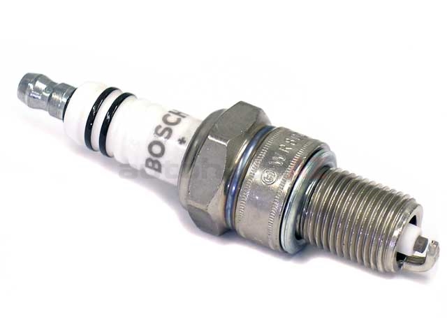 7905 Pack of 1 Bosch WR8DC+ Spark Plug, 