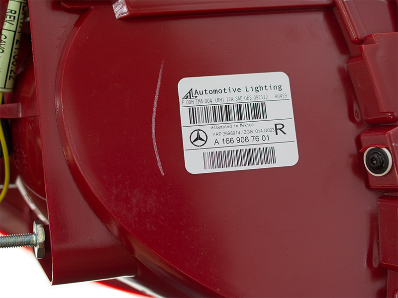 Genuine Mercedes 1669067601, A1669067601 Tail Light